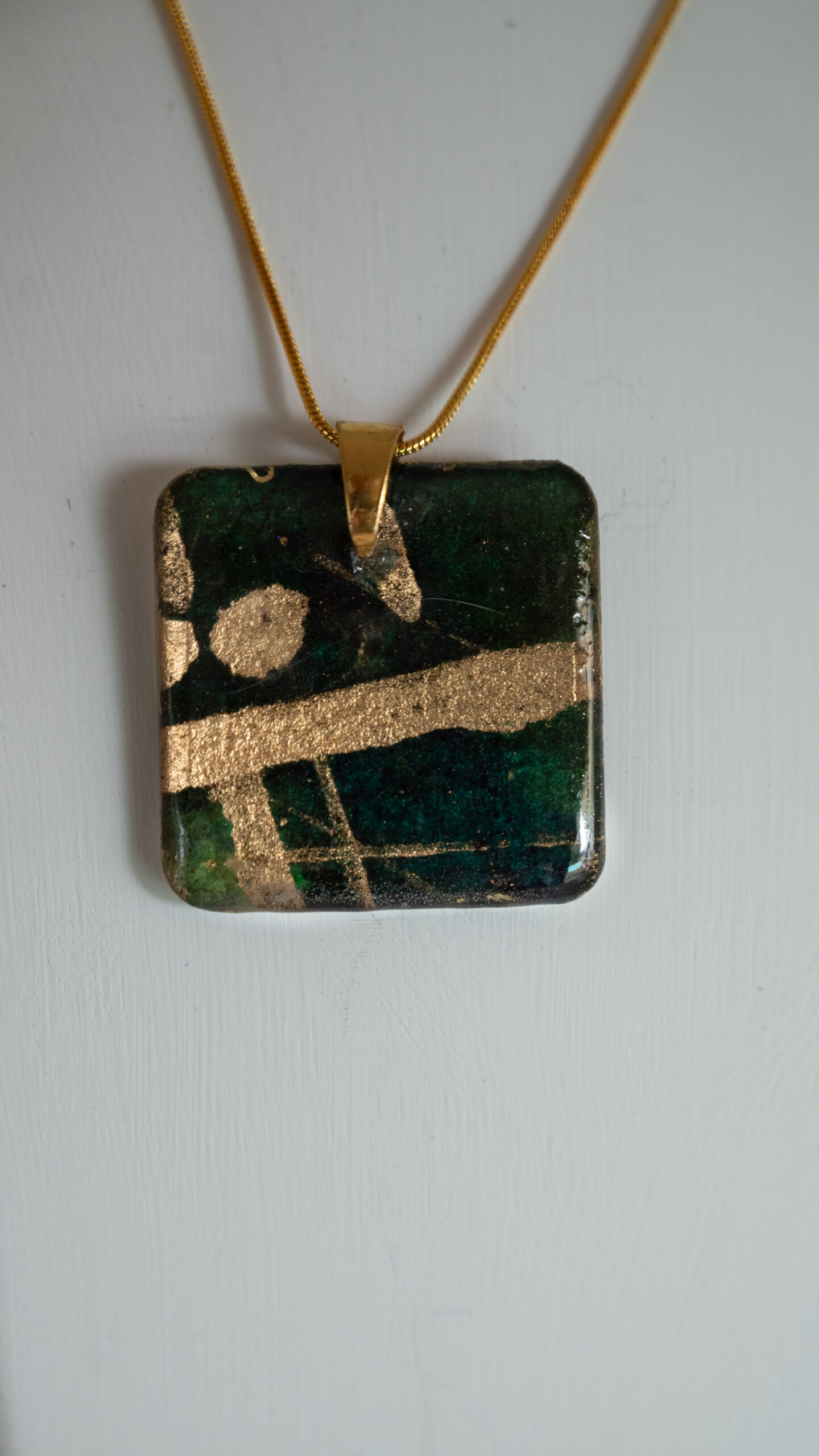 Tauranga jewellery: Square gold and green pendant