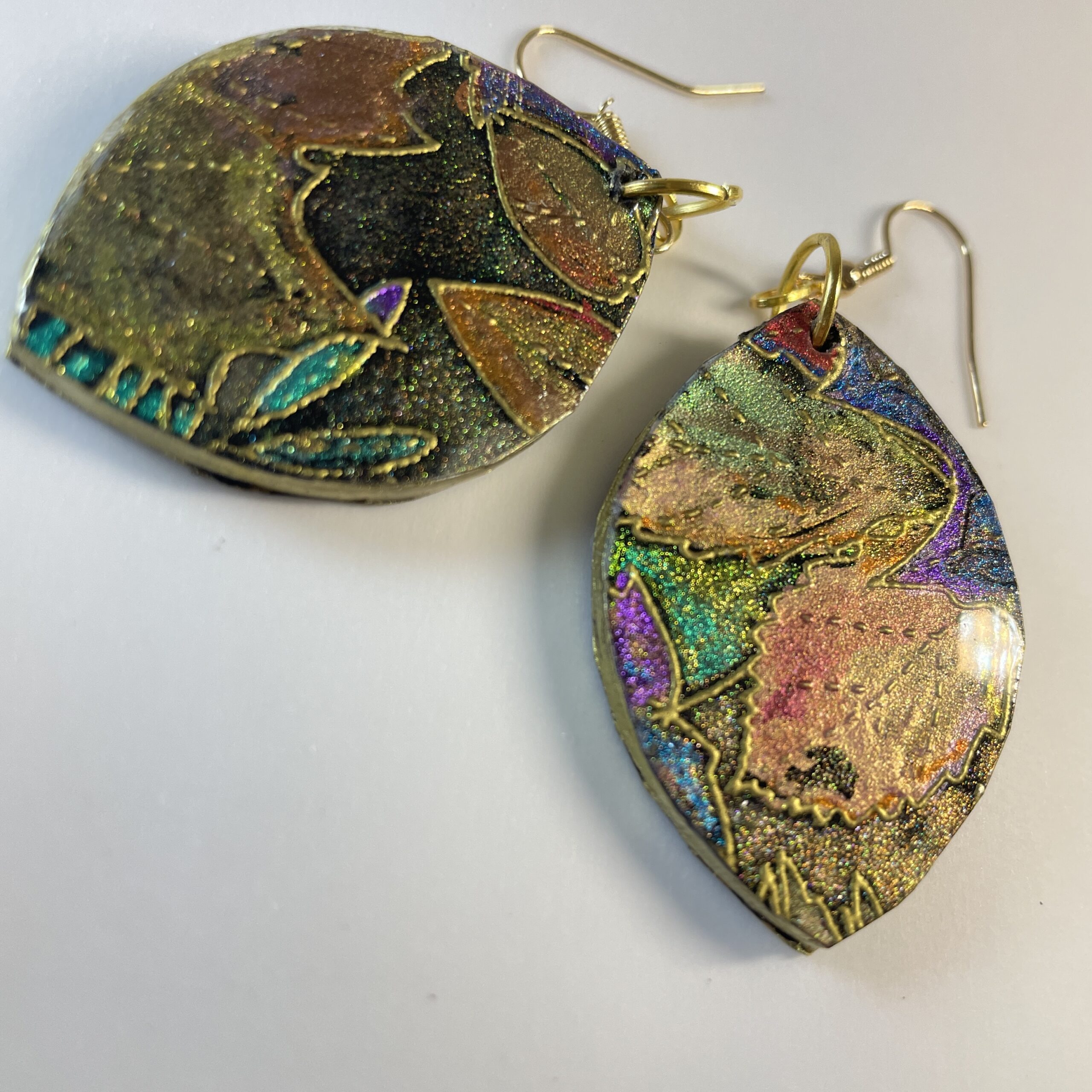 Dangly sparkly leaf-shaped earrings Dangly sparkly leaf-shaped earrings