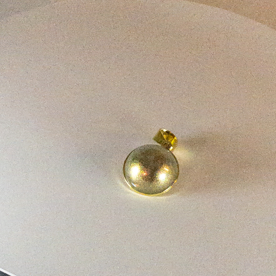 Hand made pearl-like pendant with colour-shift pigments