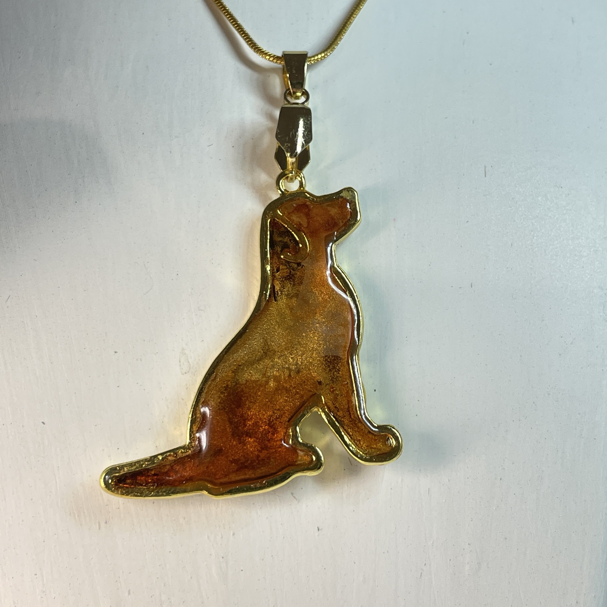 Jewellery: Dog pendant, gold and brown labrador - Image 4
