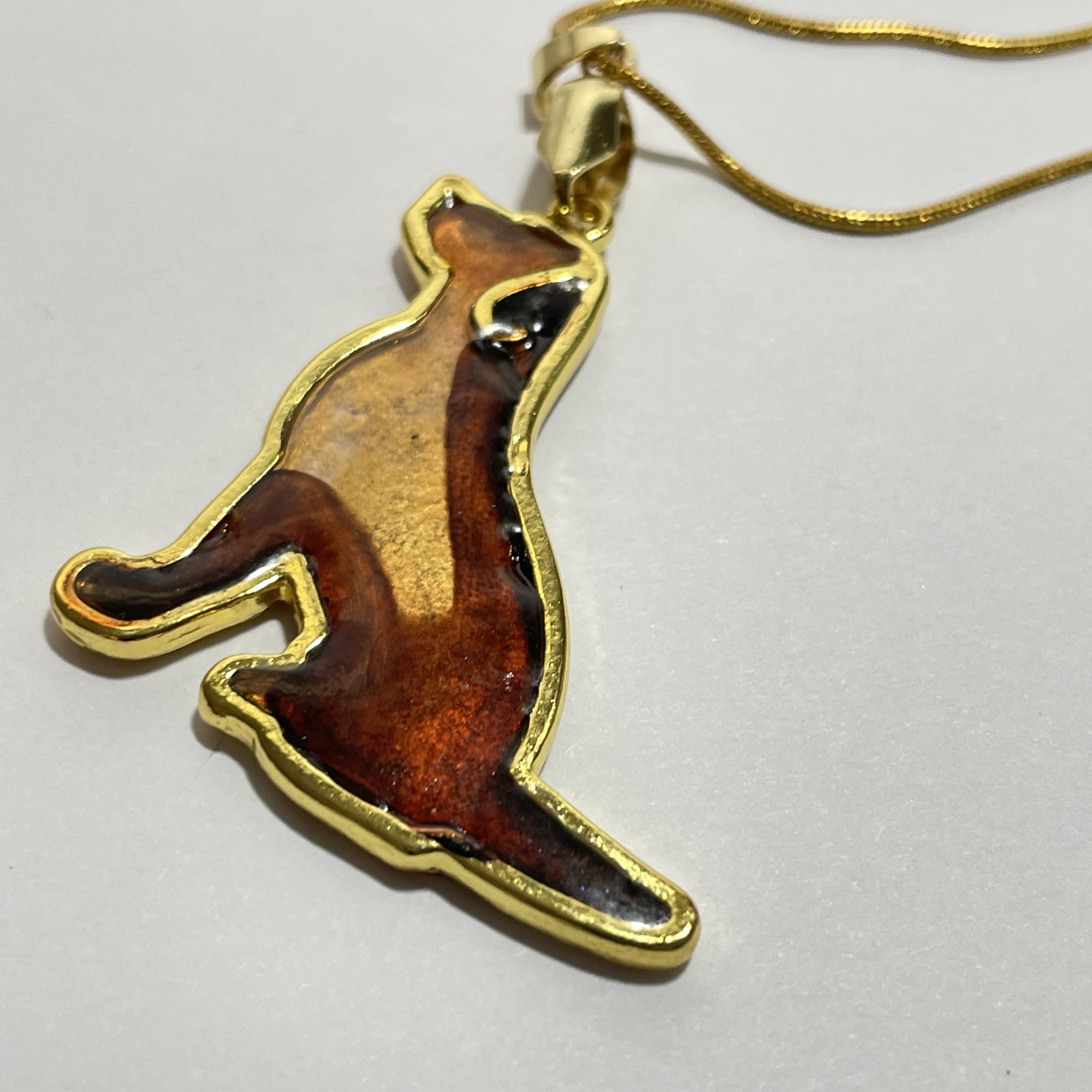 Jewellery: Dog pendant, gold and brown labrador - Image 8