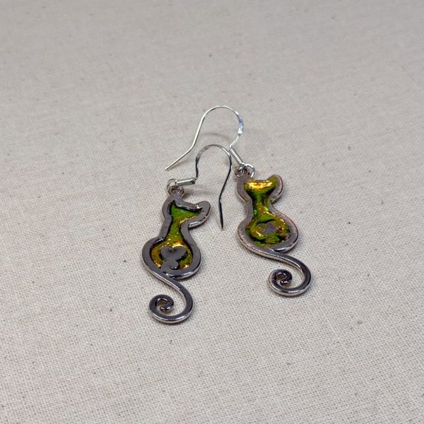Hand made in Tauranga NZ, these mini cats are crafted from metal, resin and gold coloured pigment. Unique, distinctive and eye catching.
